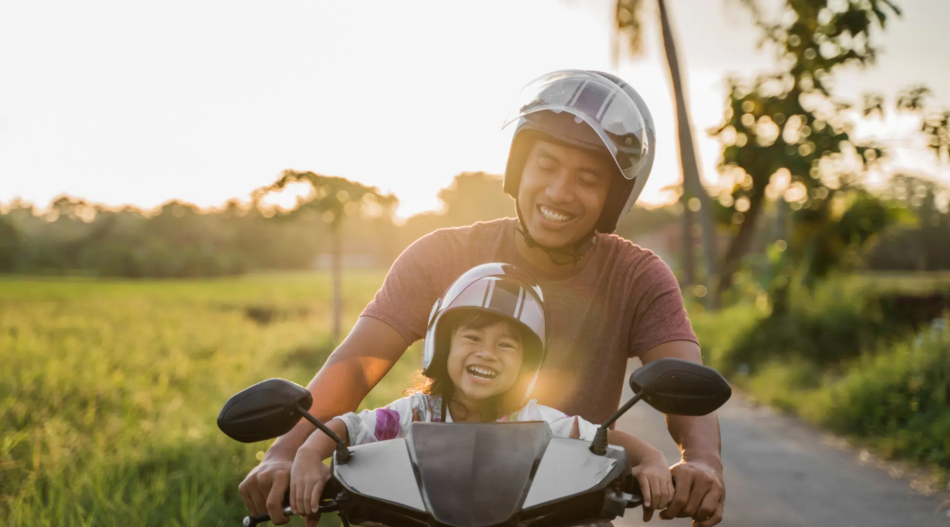 CAN KIDS RIDE ON MOTORCYCLES? MINIMUM AGE BY STATE Kids Motorcycle